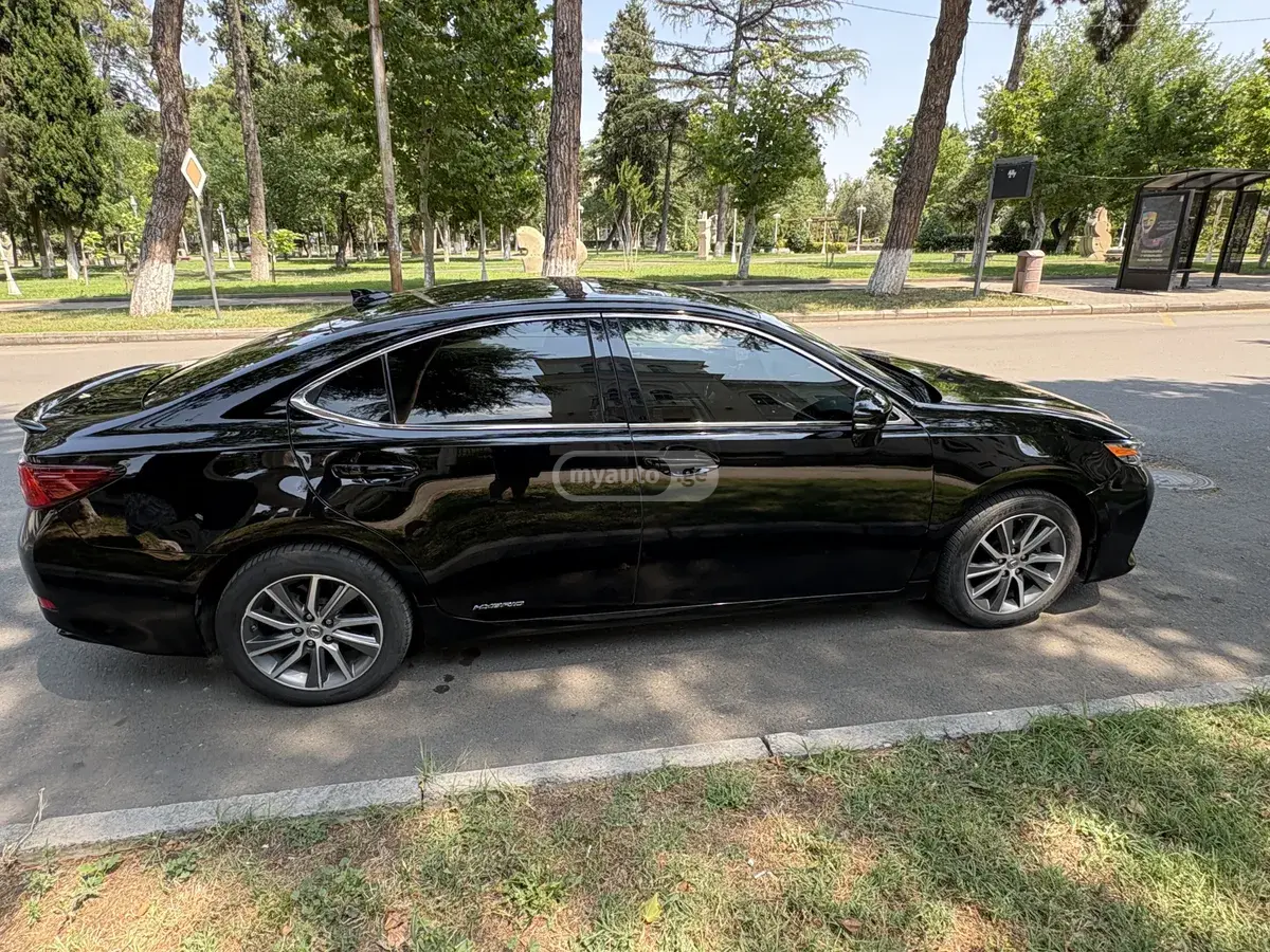 Lexus ES 300 2015 — photo 2