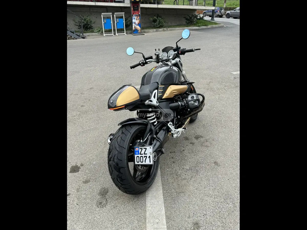 BMW R nineT 2018 — photo 2