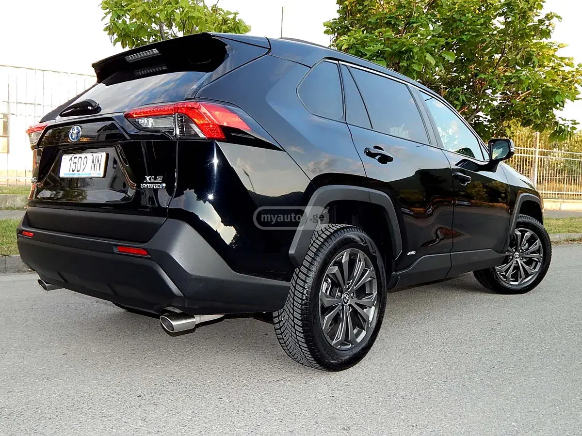 Toyota RAV4 2022 — photo 2