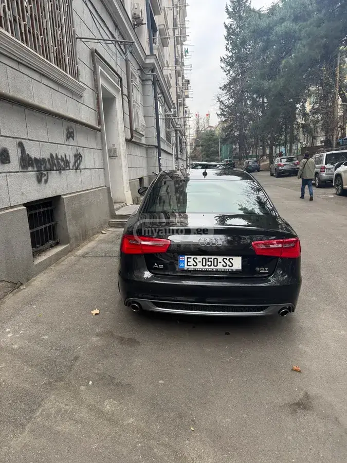 Audi A6 2012 — photo 2