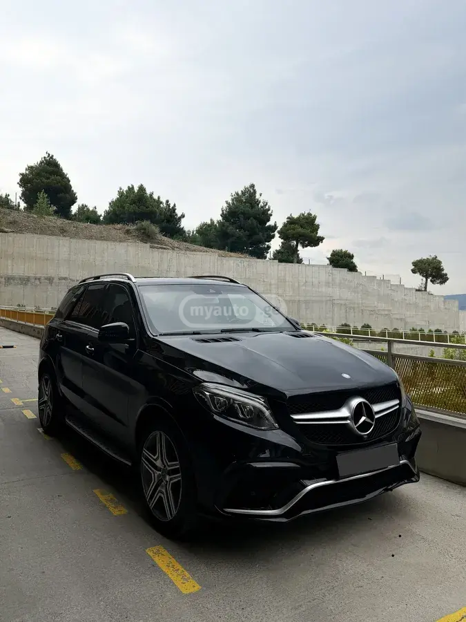 Mercedes-Benz GLE 350 2017 — photo 2