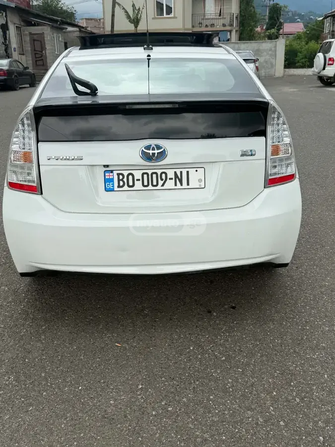 Toyota Prius 2010 — photo 2