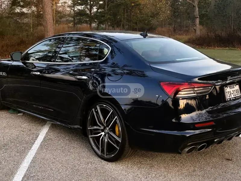 Maserati Quattroporte 2022 — photo 2