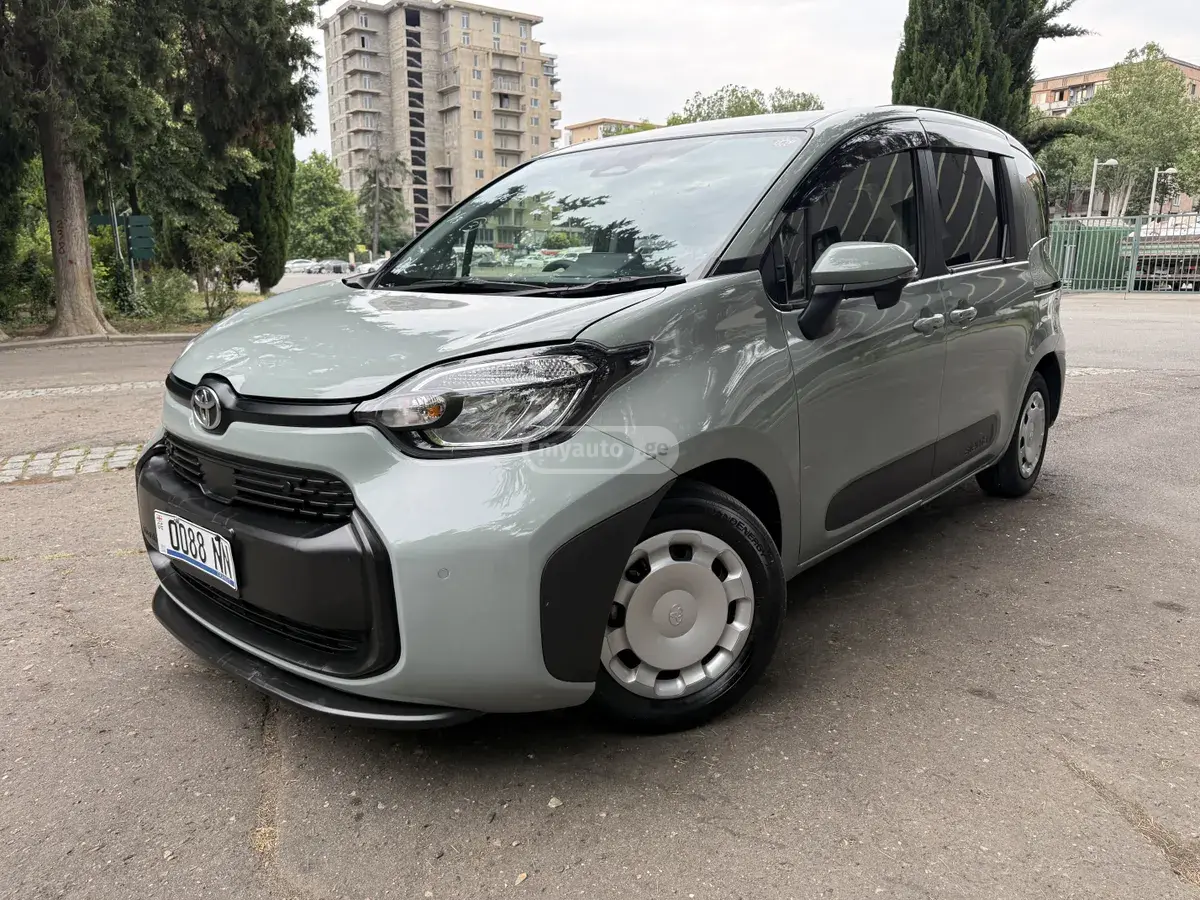 Toyota Sienta