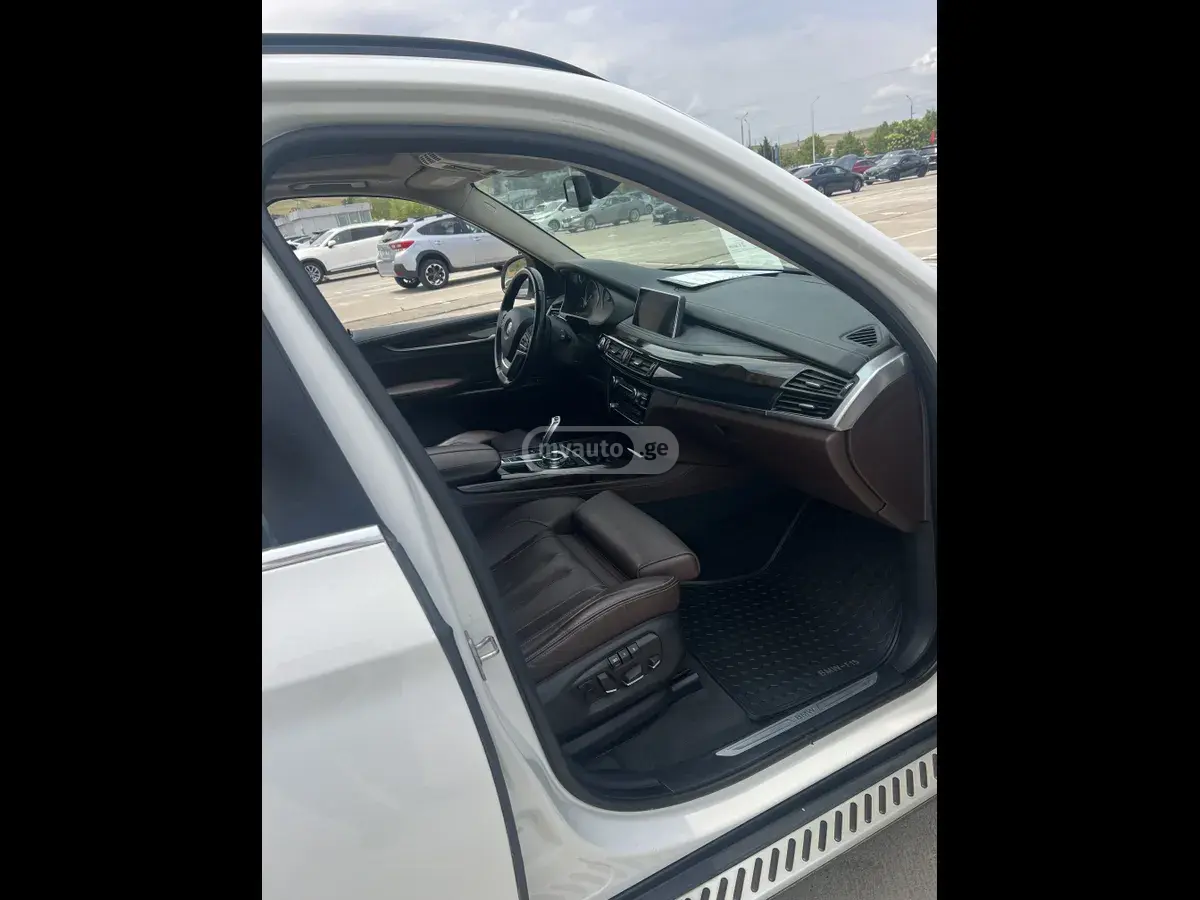 BMW X5 2015 — photo 2