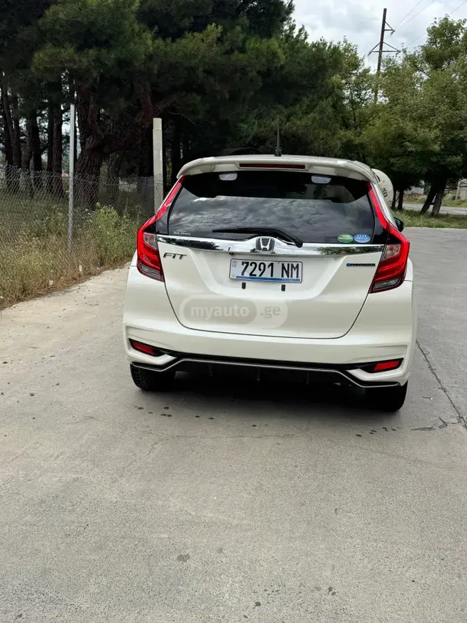 Honda Fit 2017 — photo 2