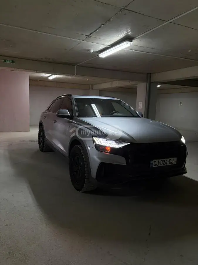 Audi Q8