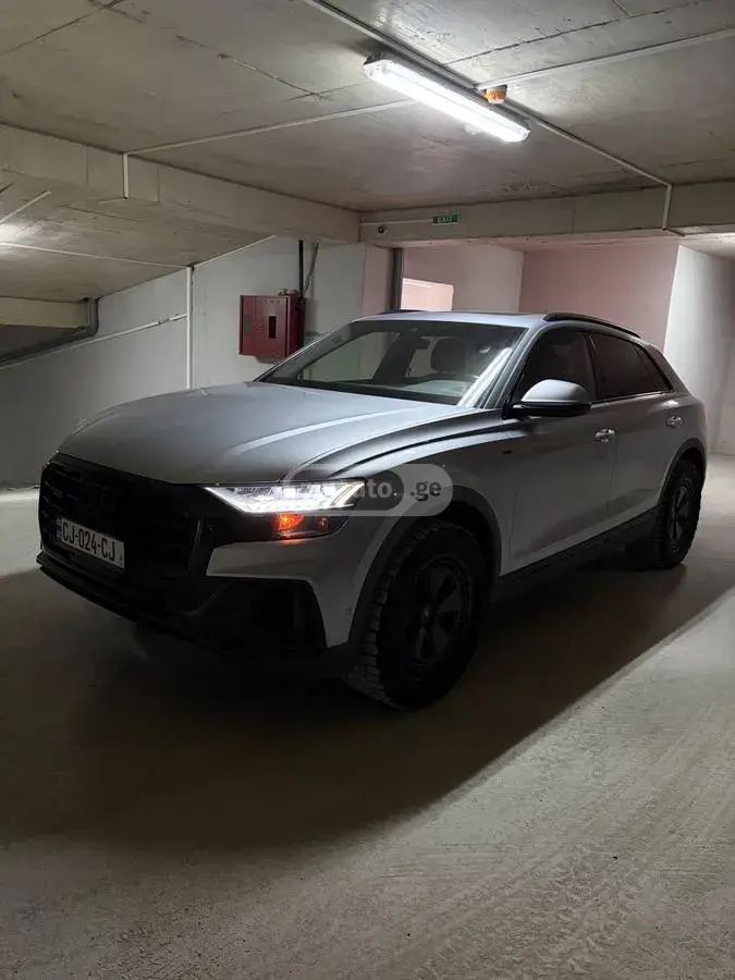 Audi Q8 2019 — photo 2