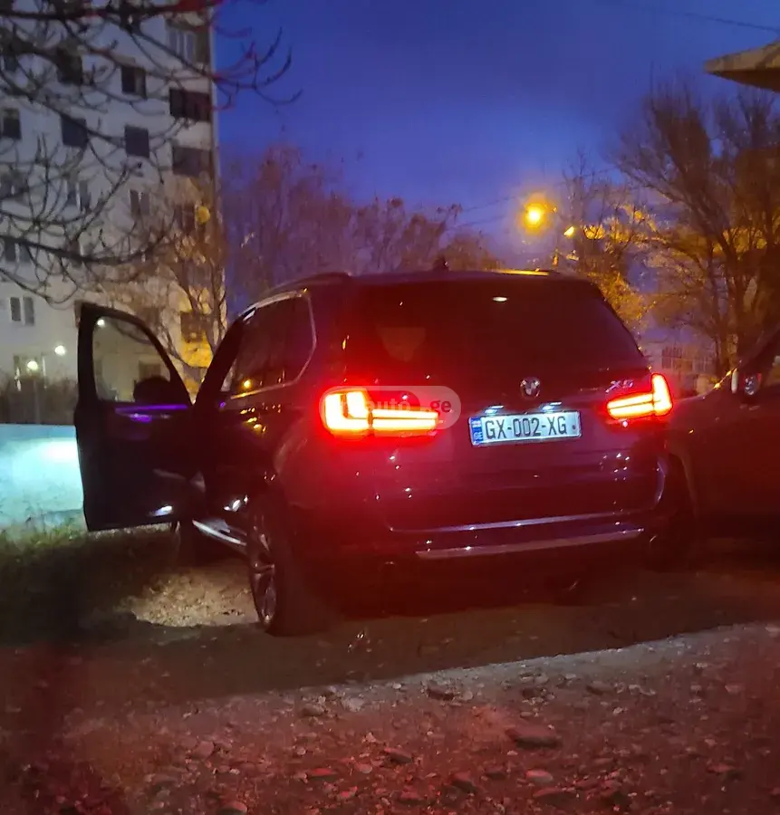 BMW X5 2015 — photo 2