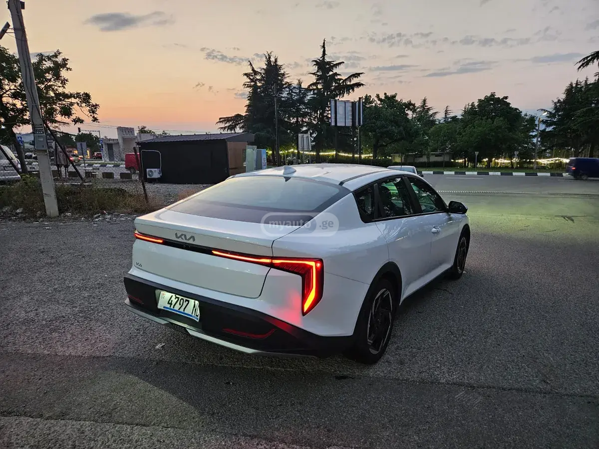 Kia K4 2024 — photo 2