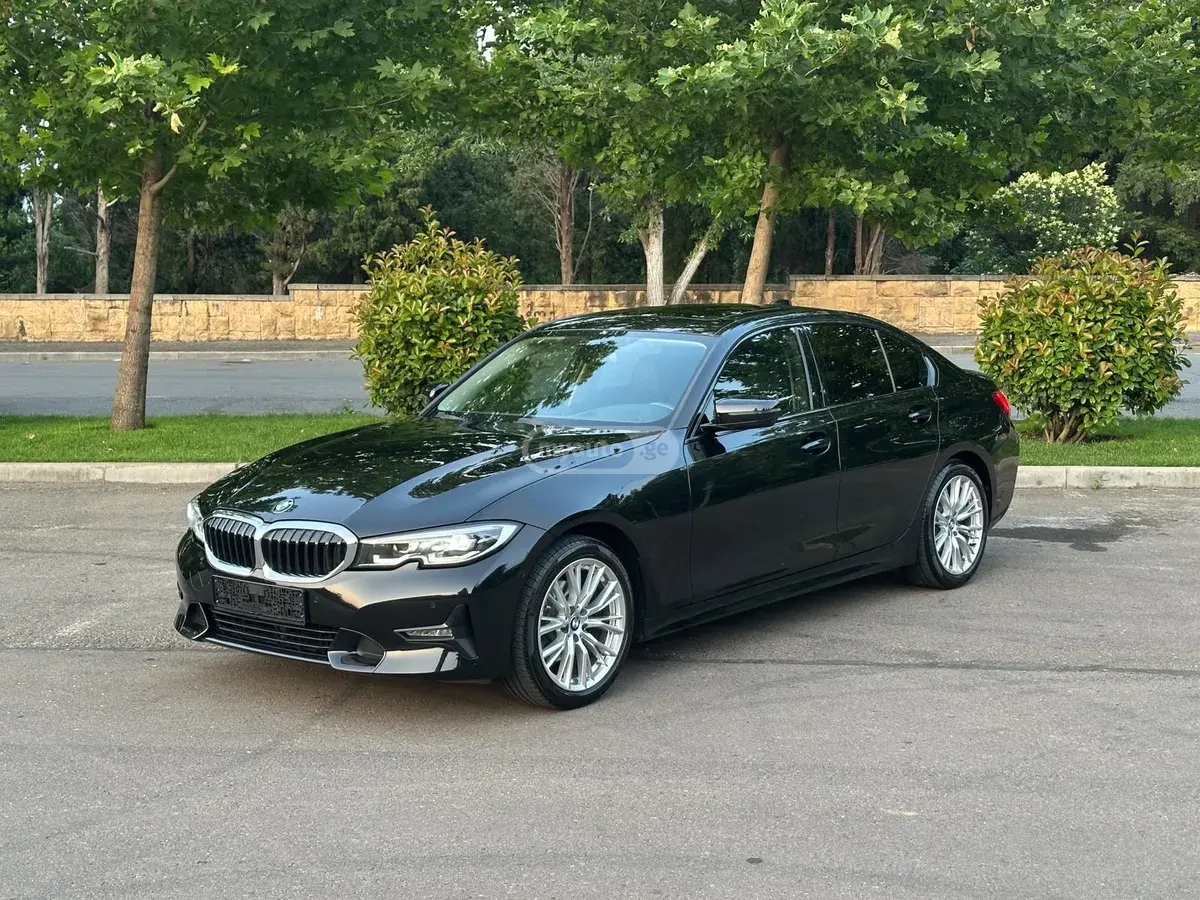 BMW 320 2019 — photo 2