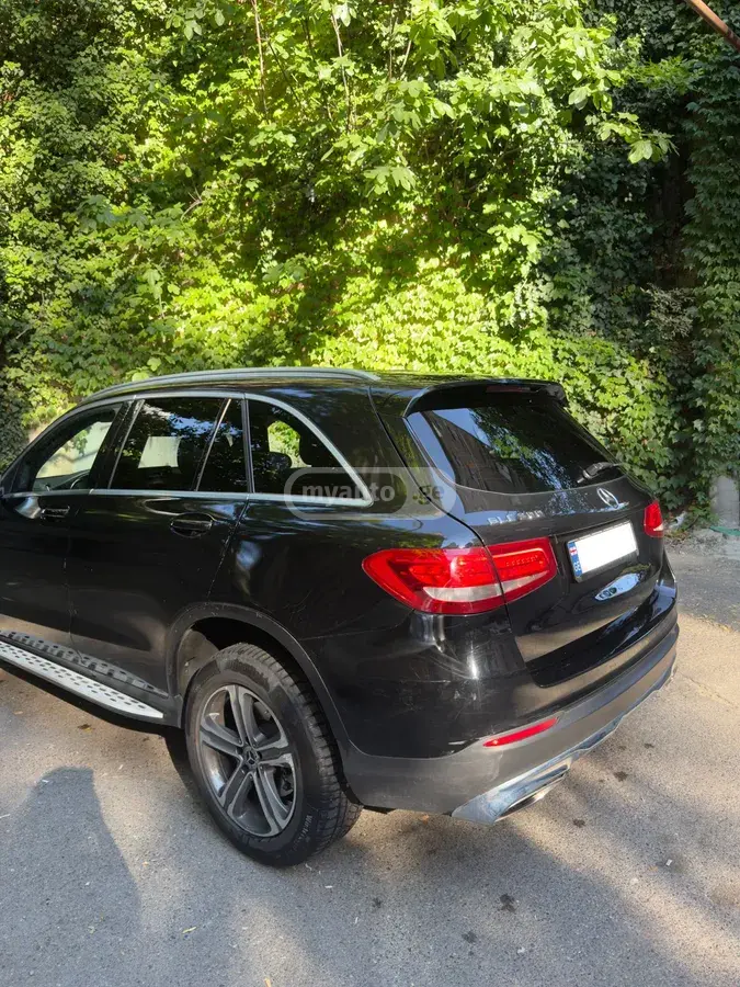 Mercedes-Benz GLC 300 2018 — photo 2