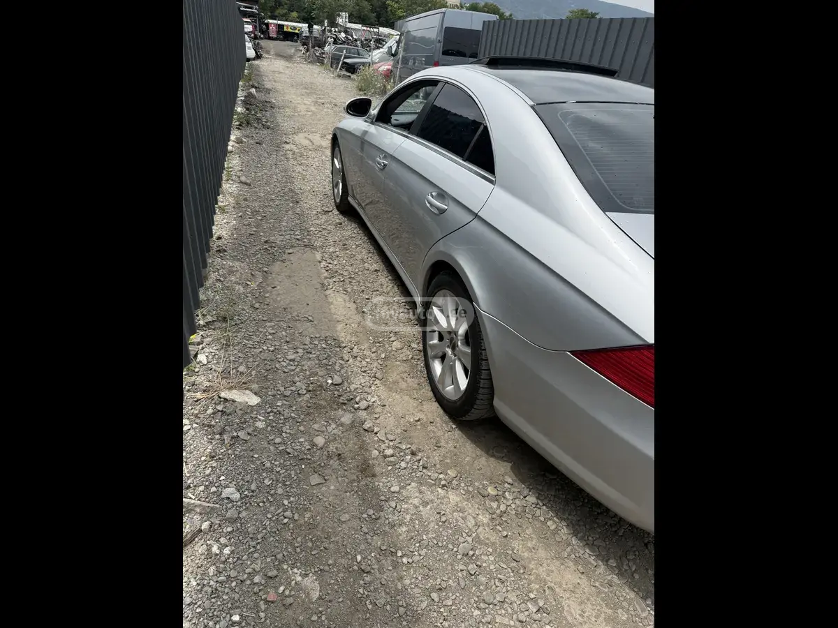 Mercedes-Benz CLS 500 2005 — photo 2