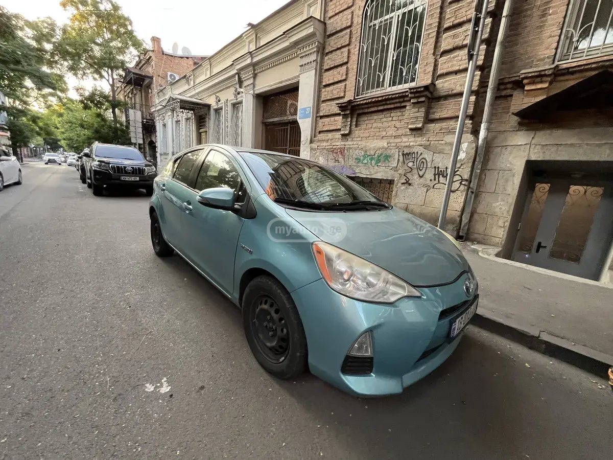 Toyota Prius C
