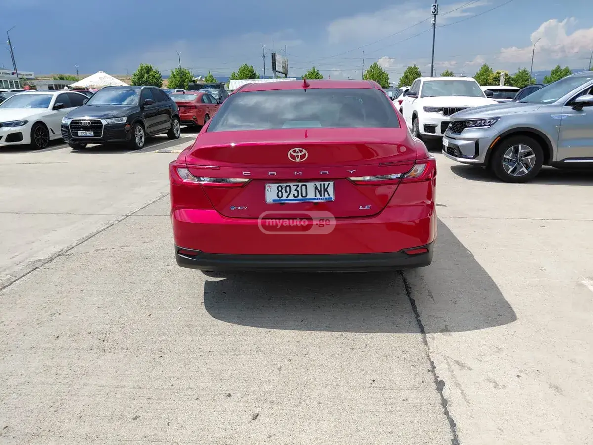 Toyota Camry 2025 — photo 2