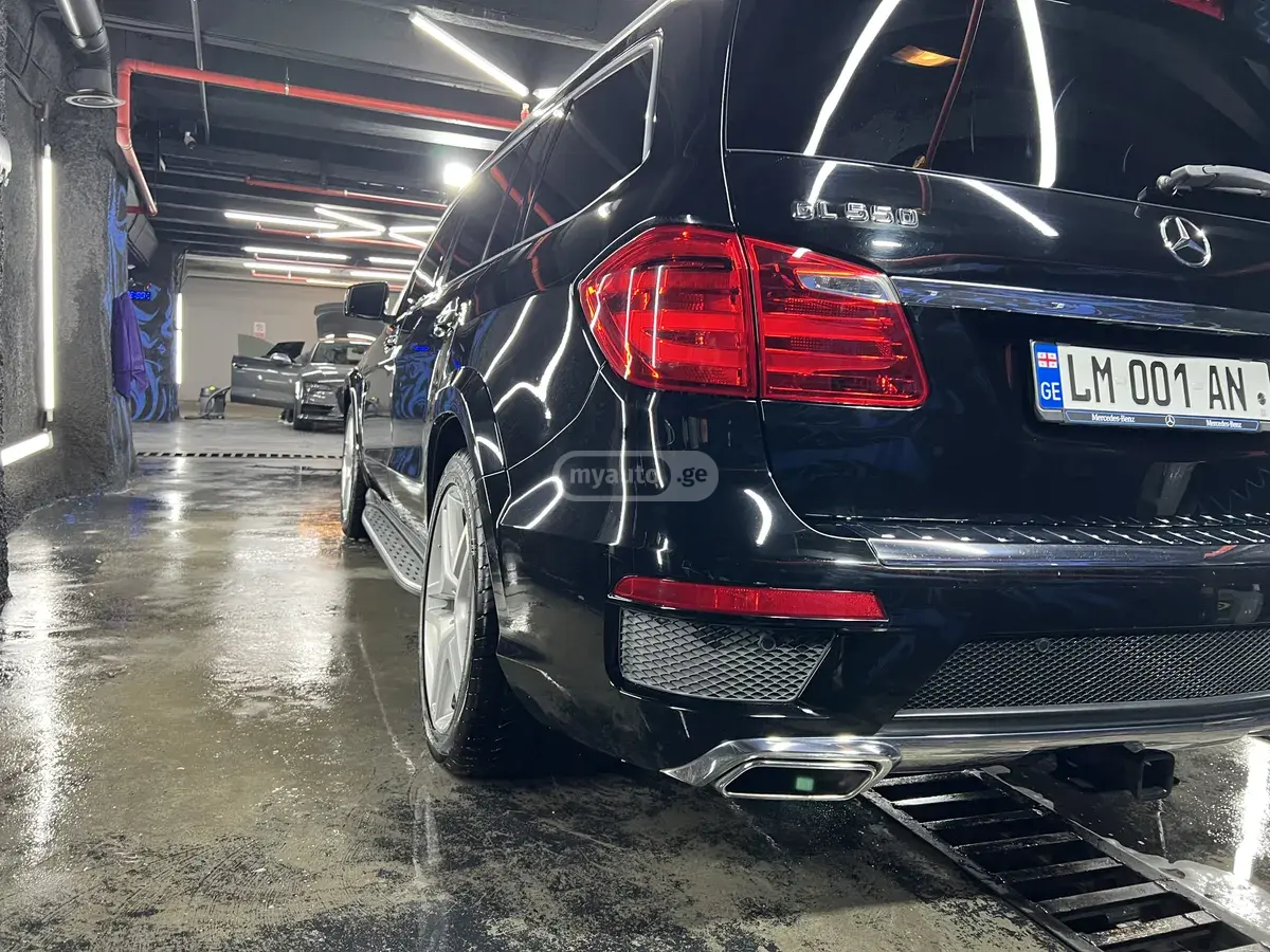 Mercedes-Benz GL 550