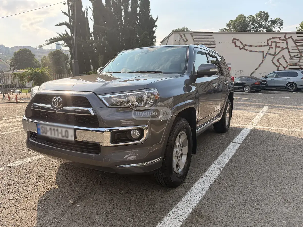 Toyota 4Runner 2011 — photo 2