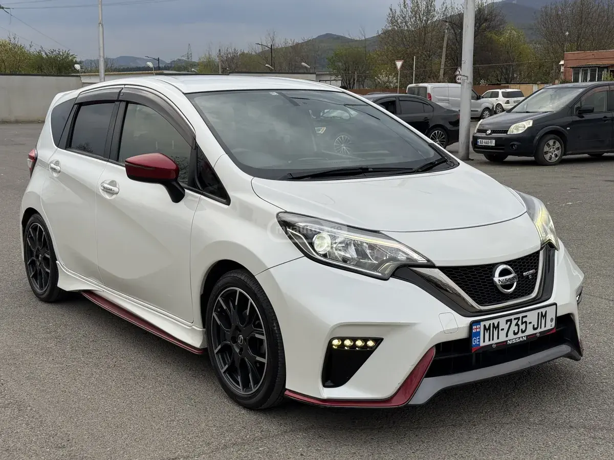 Nissan Note 2018 — photo 2