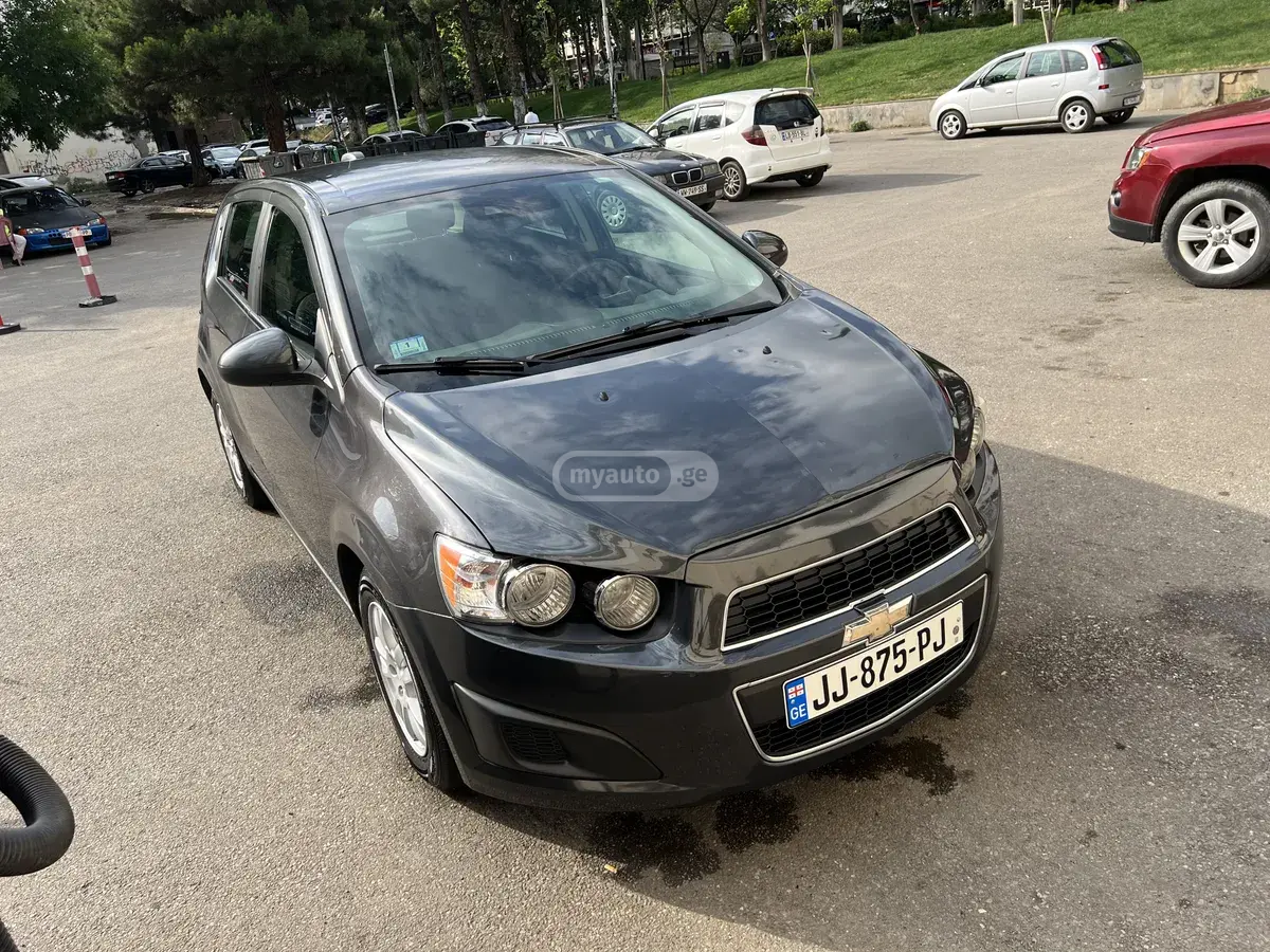 Chevrolet Sonic 2016 — photo 2