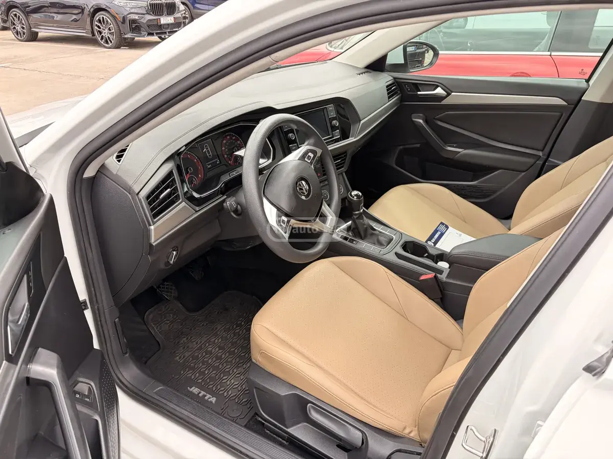 Volkswagen Jetta 2021 — photo 2