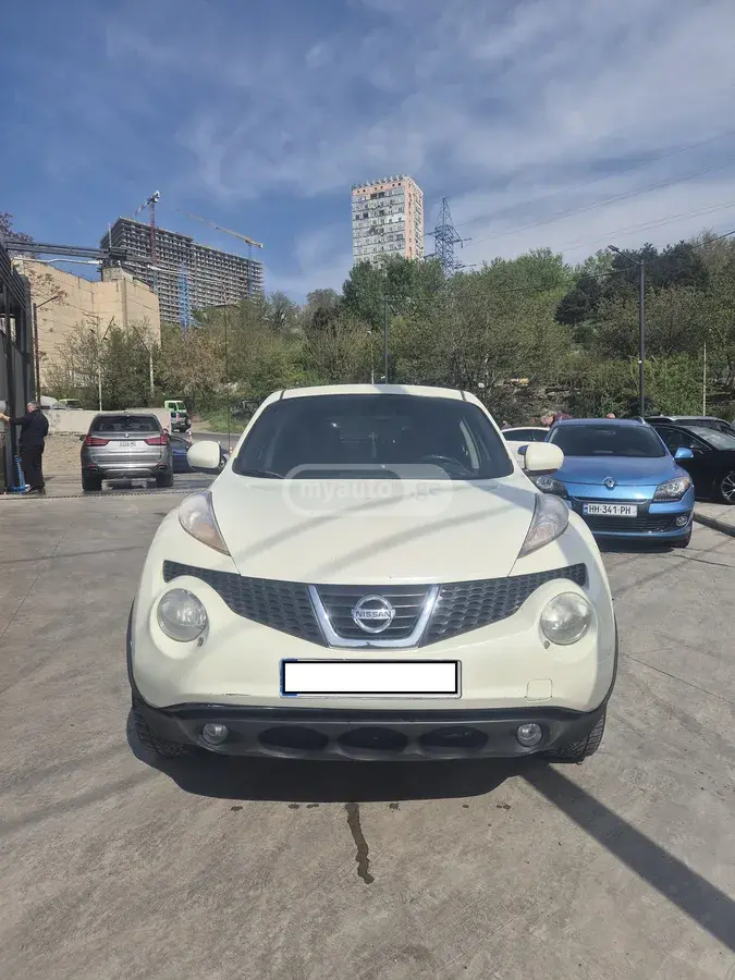 Nissan Juke 2011 — photo 2