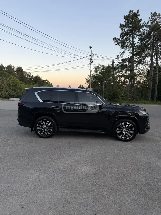 Lexus LX 500 2024 — photo 2