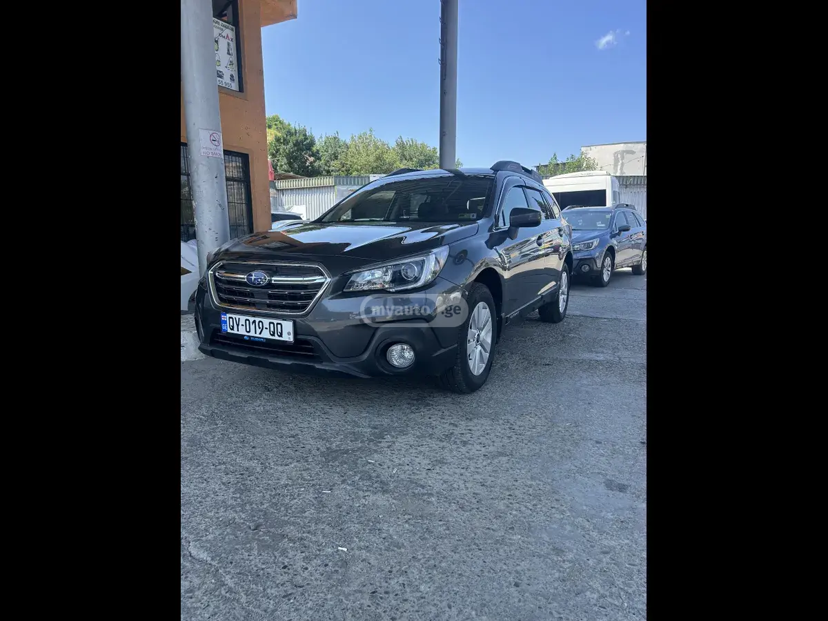 Subaru Outback 2018 — photo 2