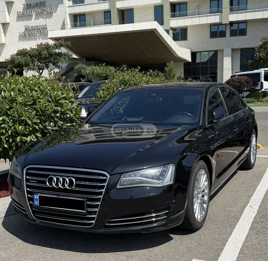 Audi A8 2012 — photo 2