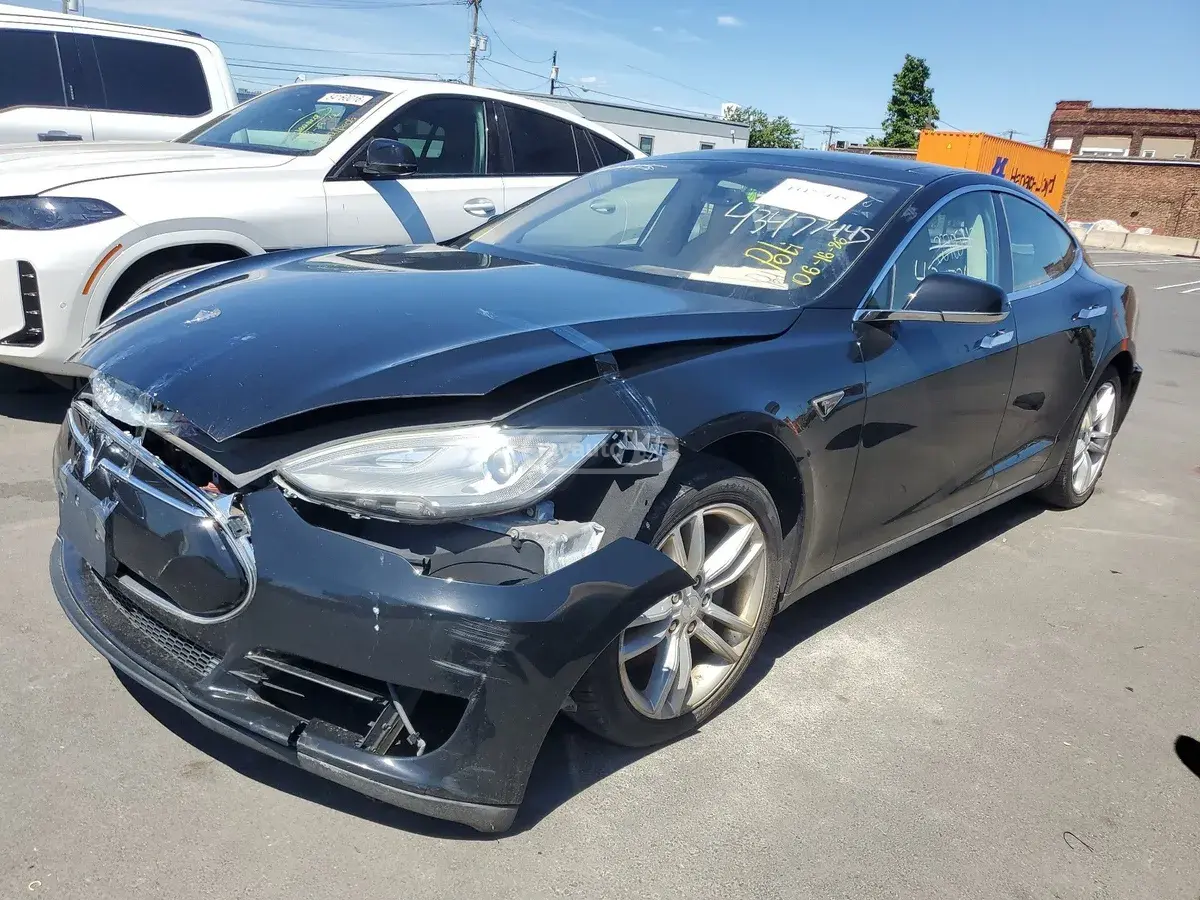 Tesla Model S 2013 — photo 2