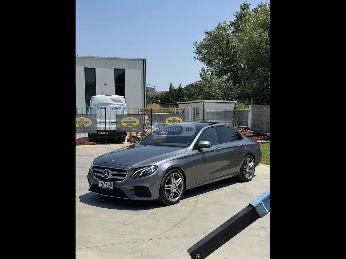 Mercedes-Benz E 300