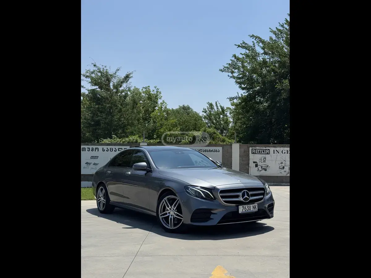 Mercedes-Benz E 300 2017 — photo 2