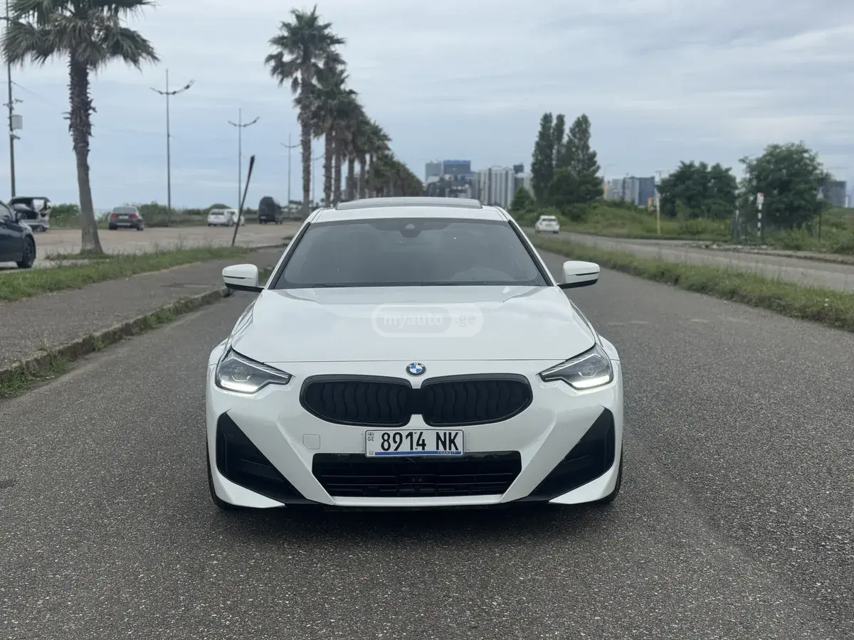 BMW 230i 2021 — photo 2