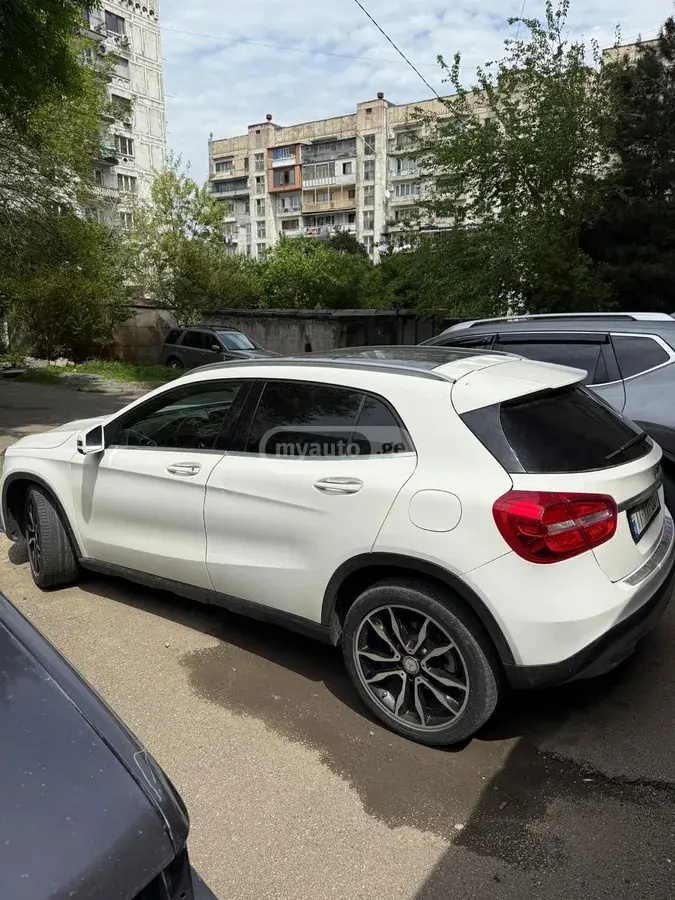 Mercedes-Benz GLA 250 2015 — photo 2