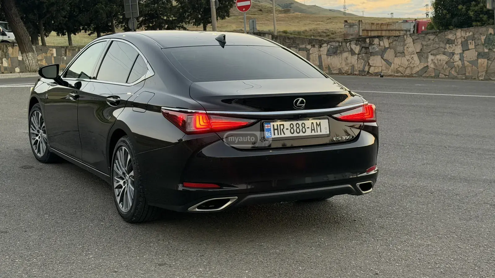 Lexus ES 350 2019 — photo 2
