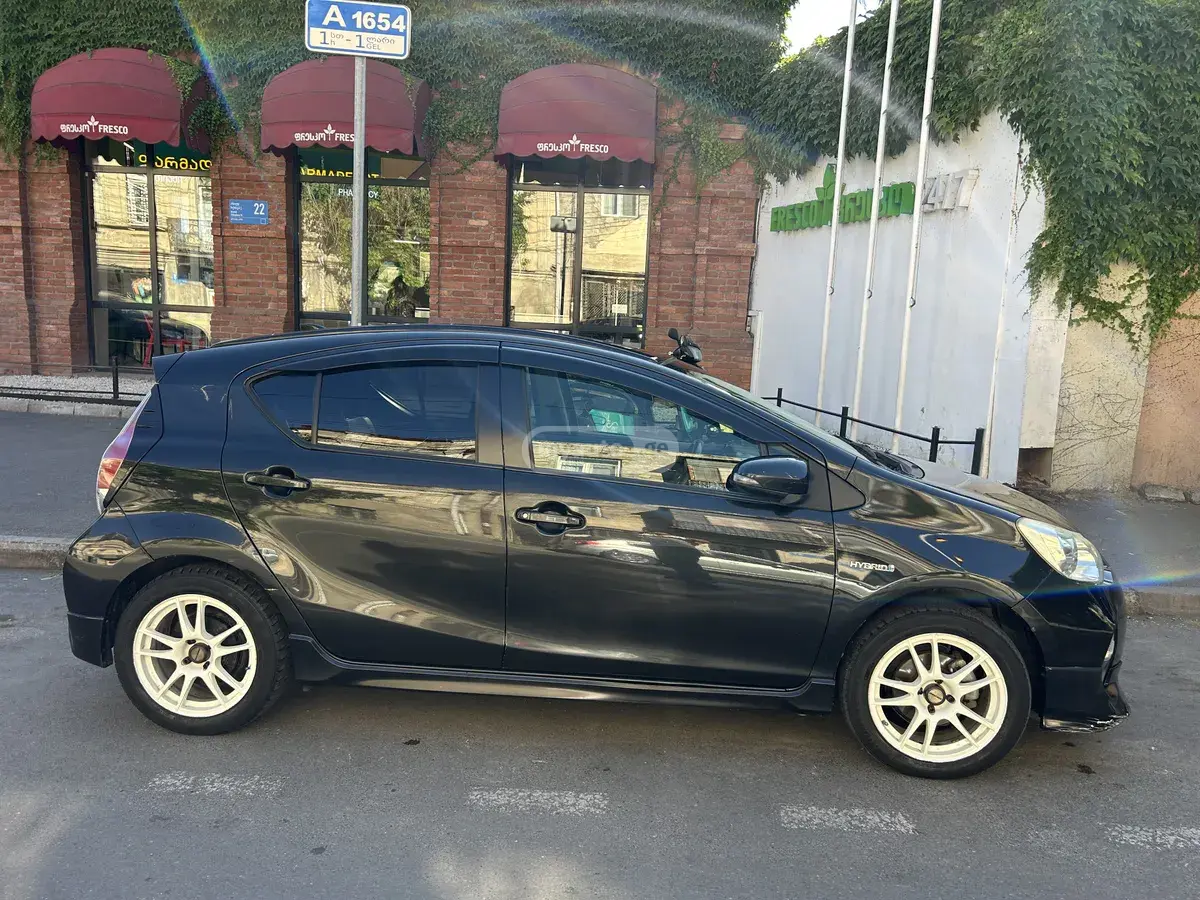 Toyota Aqua 2015 — photo 2