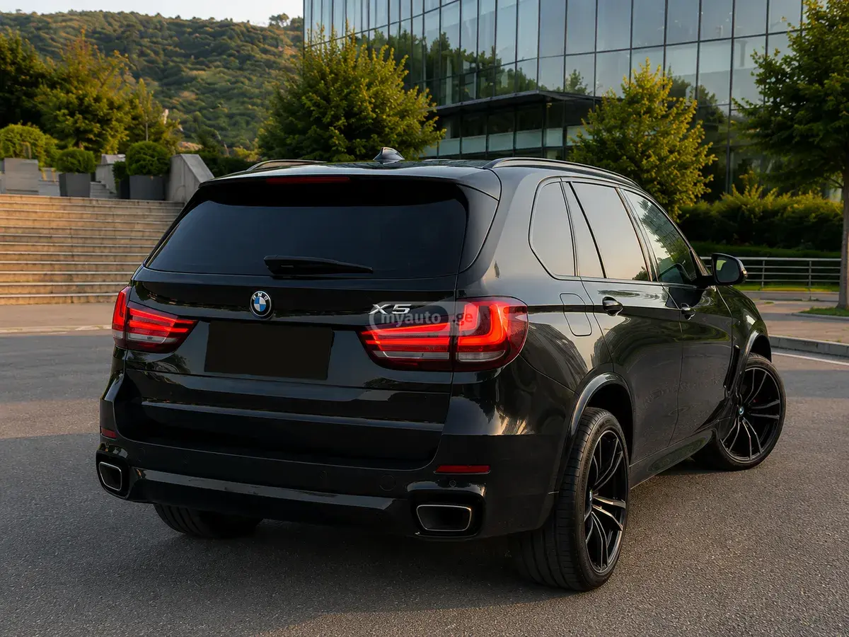 BMW X5 2018 — photo 2