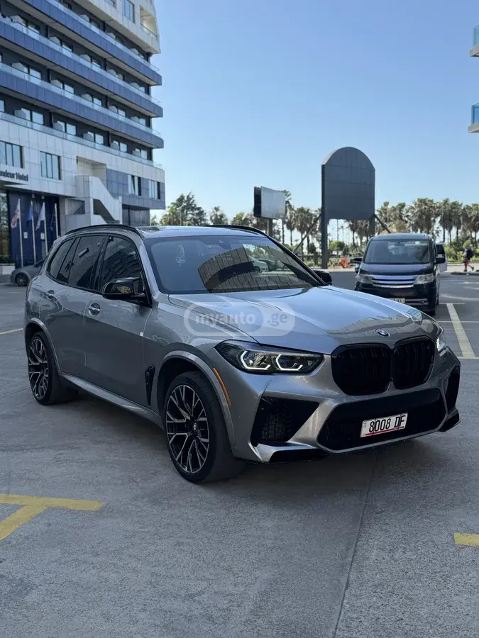 BMW X5 M 2022 — photo 2