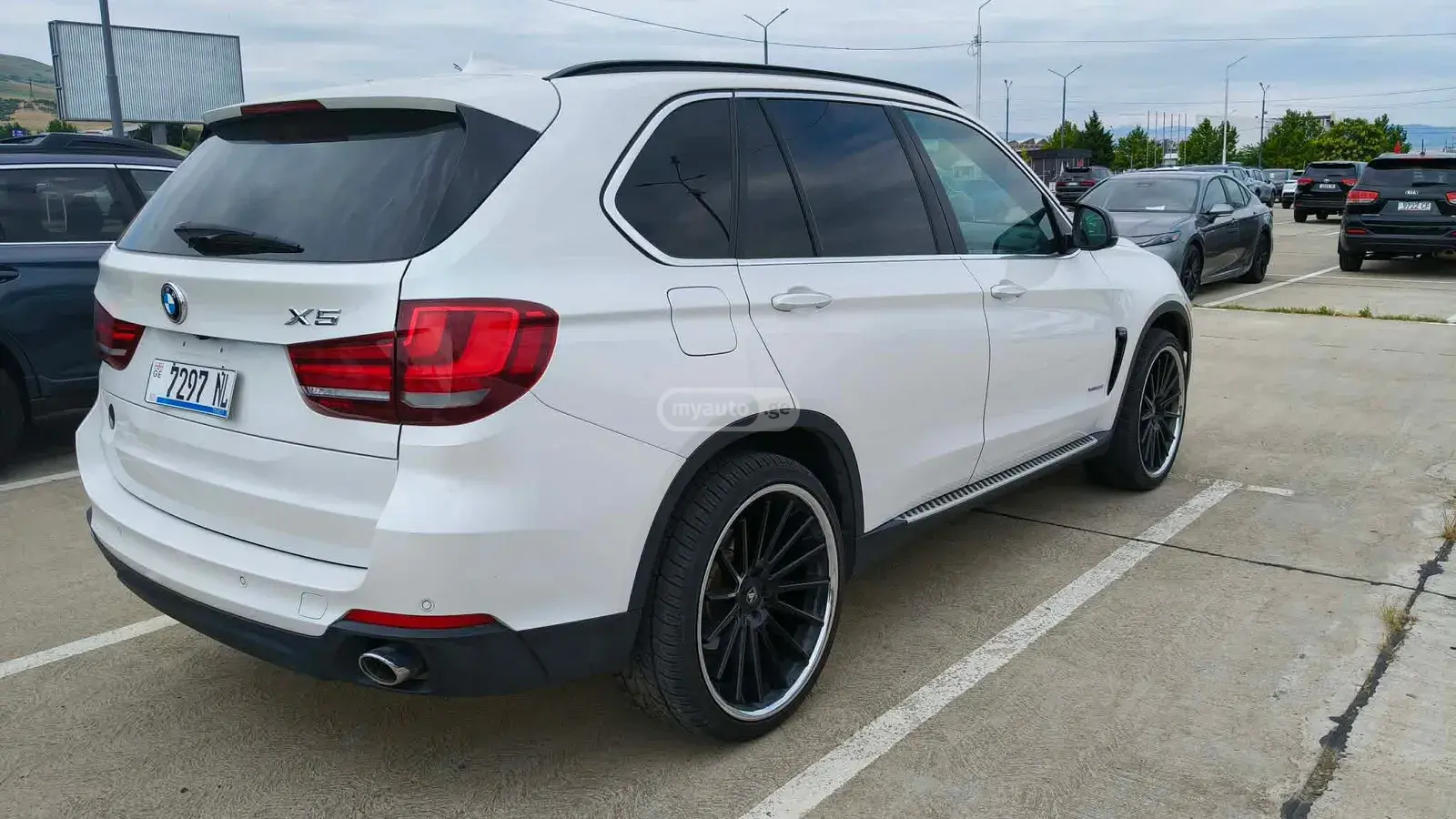 BMW X5 2015 — photo 2
