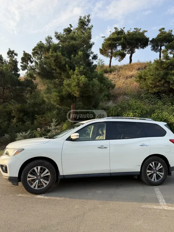 Nissan Pathfinder 2017 — photo 2