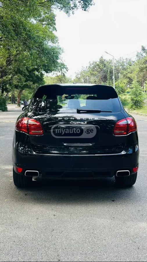 Porsche Cayenne 2014 — photo 2