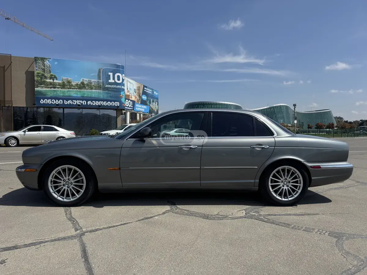 Jaguar XJ8 2003 — photo 2