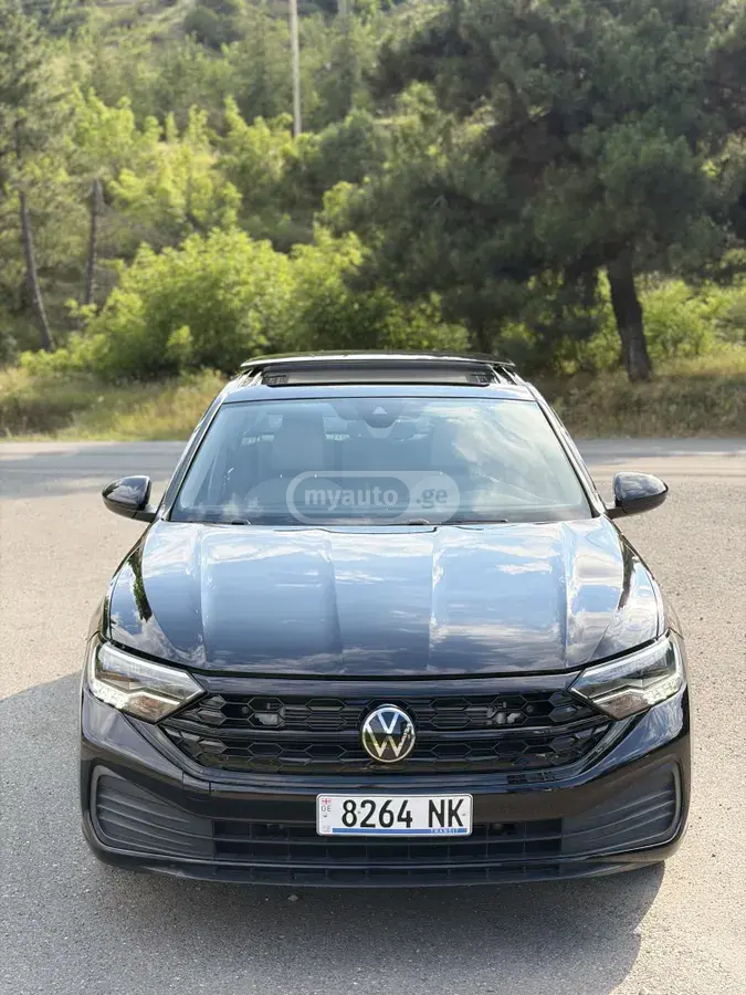 Volkswagen Jetta 2024 — photo 2