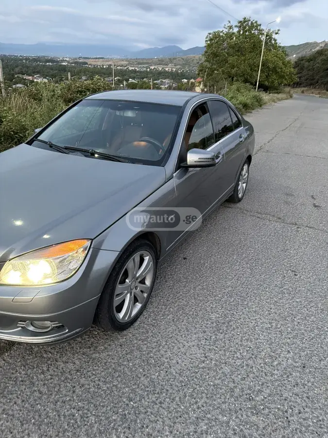 Mercedes-Benz C 220 2008 — photo 2