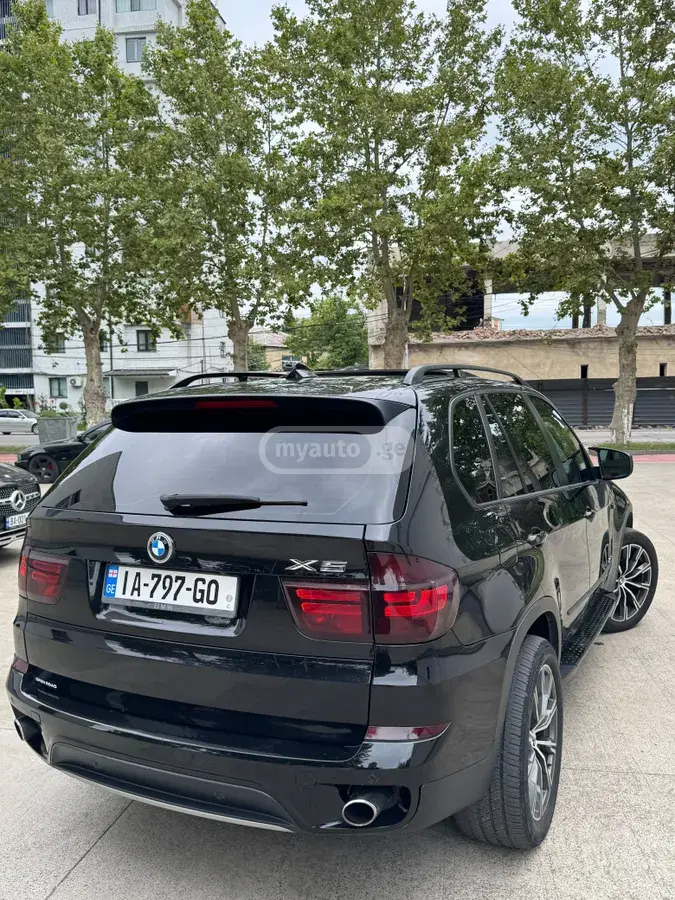 BMW X5 2012 — photo 2