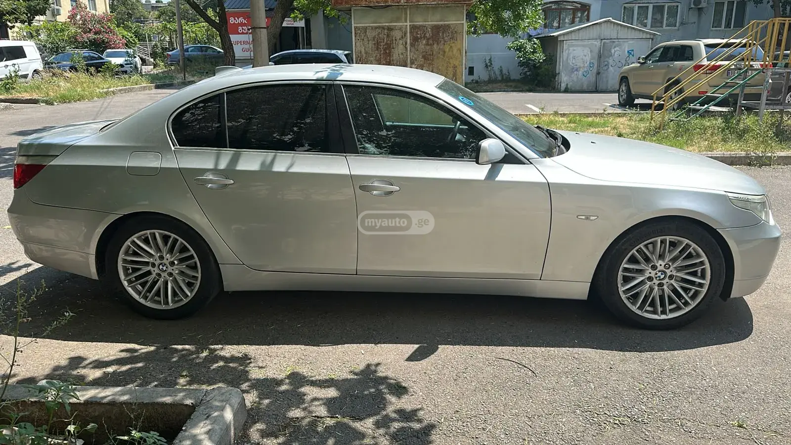 BMW 525 2004 — photo 2