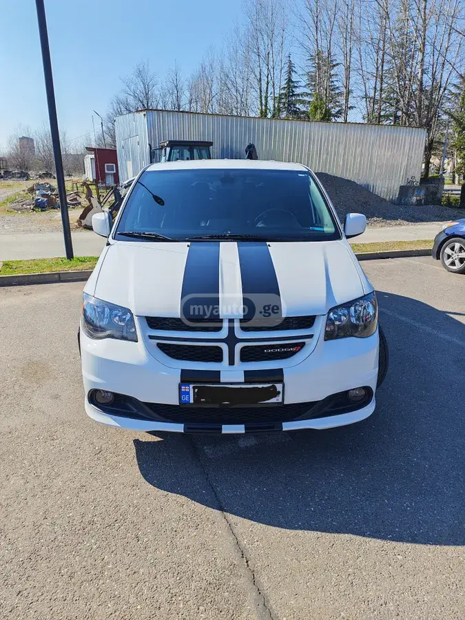 Dodge Caravan 2019 — photo 2