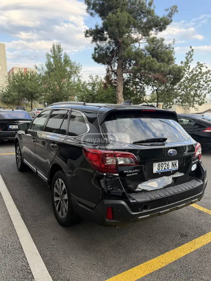 Subaru Outback 2018 — photo 2