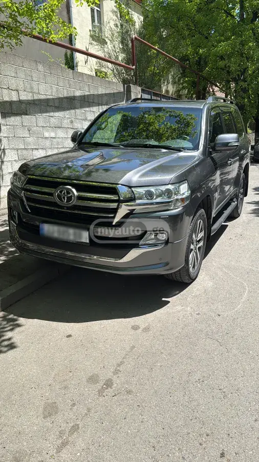 Toyota Land Cruiser