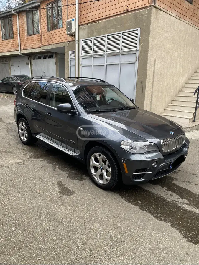 BMW X5 2012 — photo 2