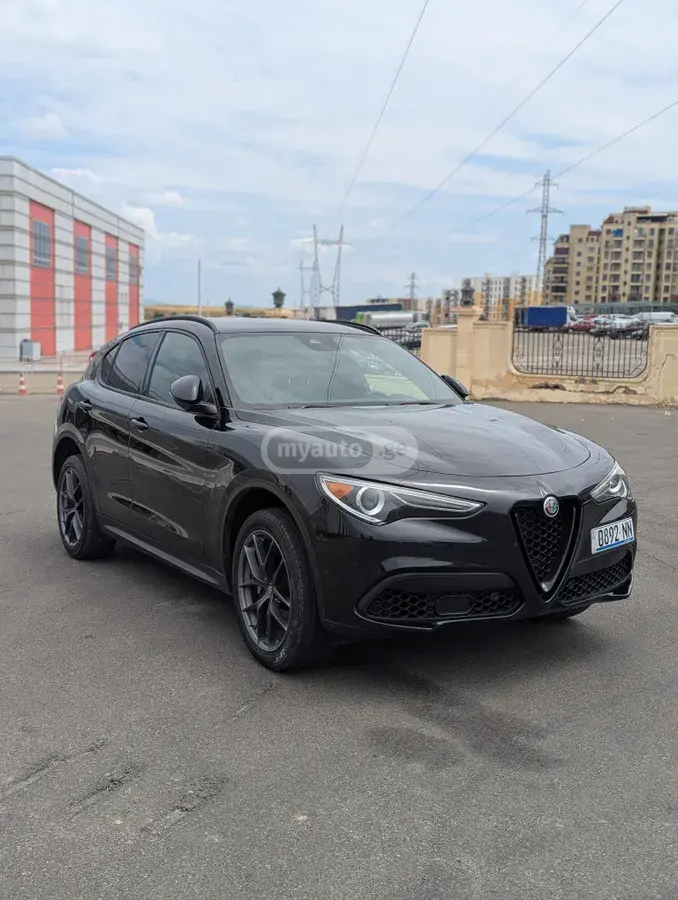 Alfa Romeo Stelvio 2022 — photo 2